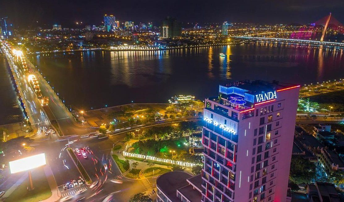 The Riverside Reverie Package: Trải Nghiệm Golf và Nghỉ Dưỡng Đẳng Cấp tại Đà Nẵng - Ảnh trích xuất PDF 4